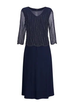 Robe ornée de perles