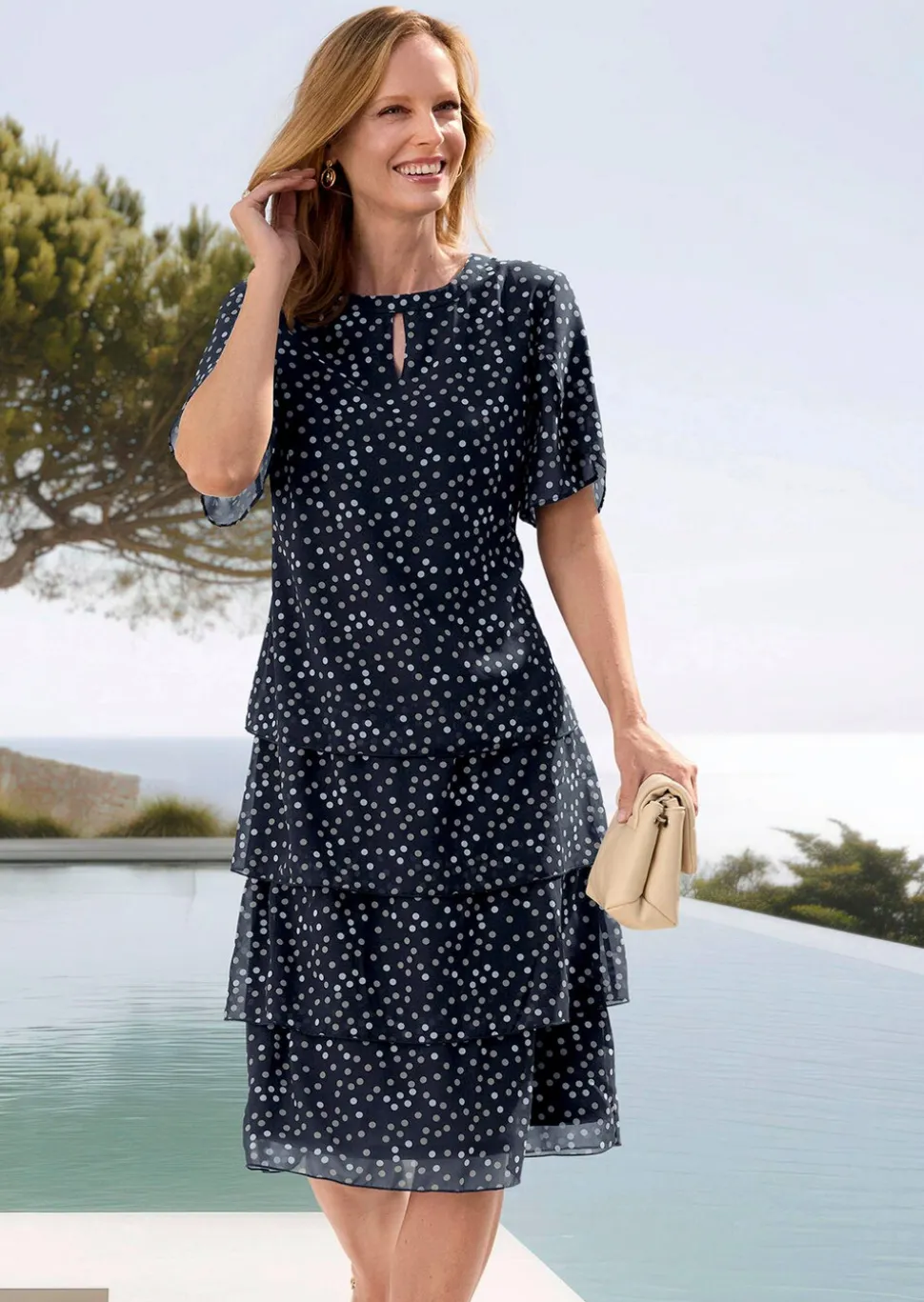 Robe à pois travaillée sur pans