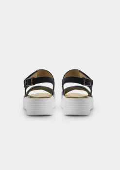 Sandales avec bandes élastiques