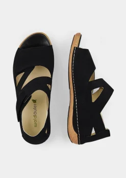 Sandales avec lanière velcro réglable