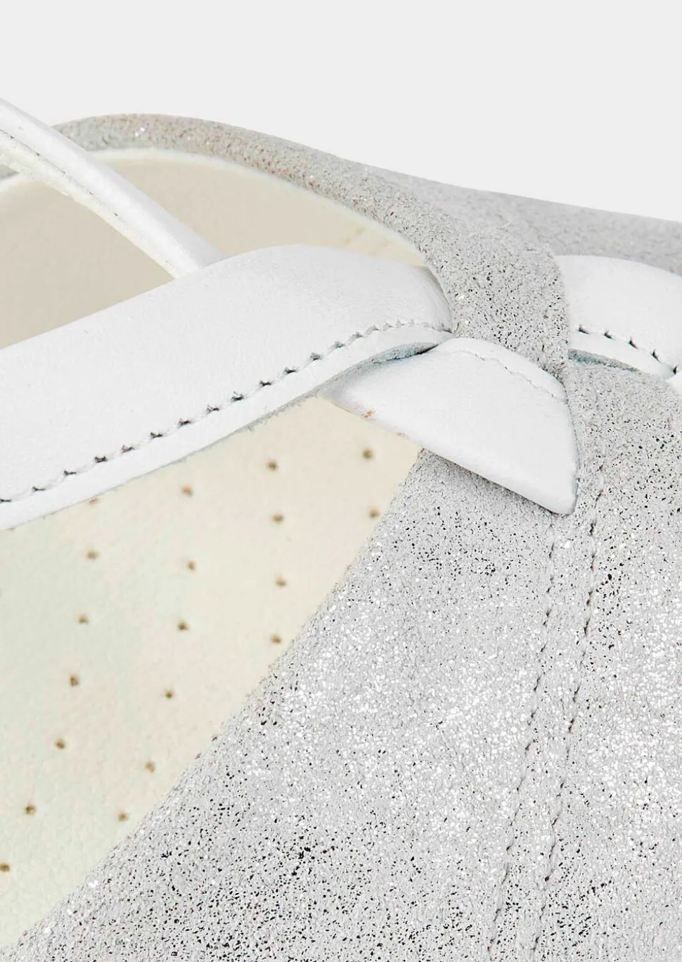 Sandales en cuir avec bride à l’arrière