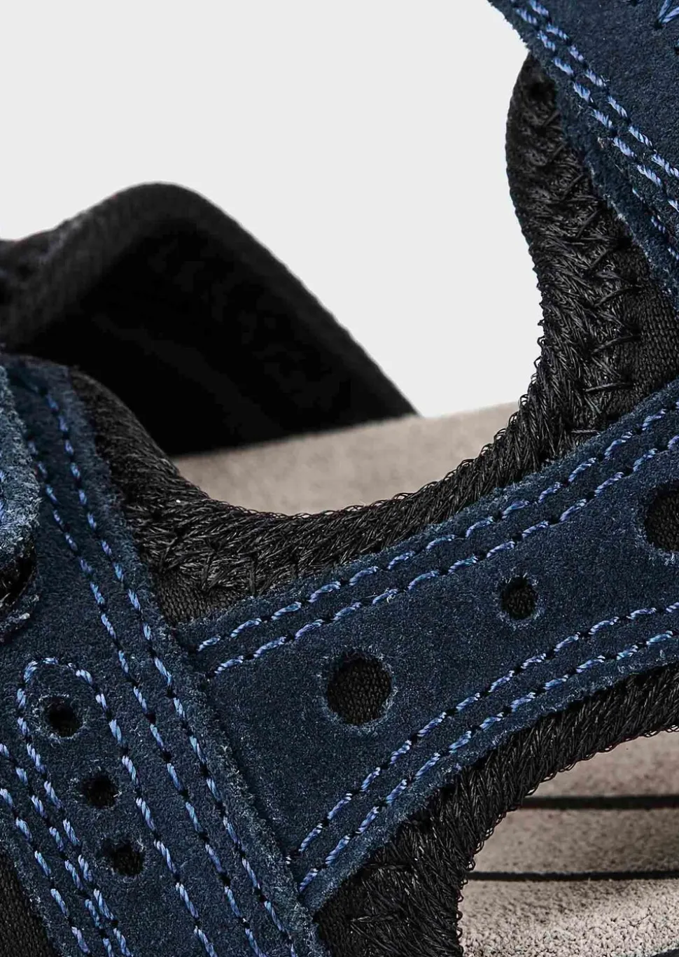 Sandales en cuir avec fermeture scratchée