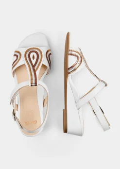 Sandales en cuir avec talon compensé