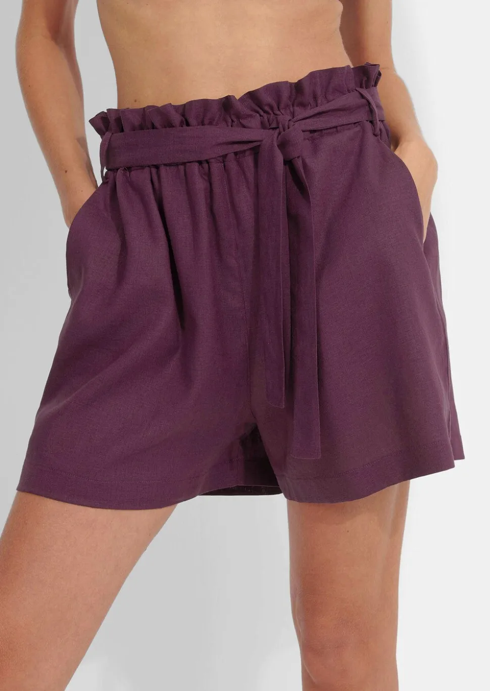 Short en lin avec ceinture à nouer