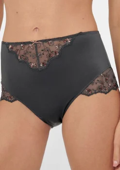 Slip avec dentelle brodée fleurie