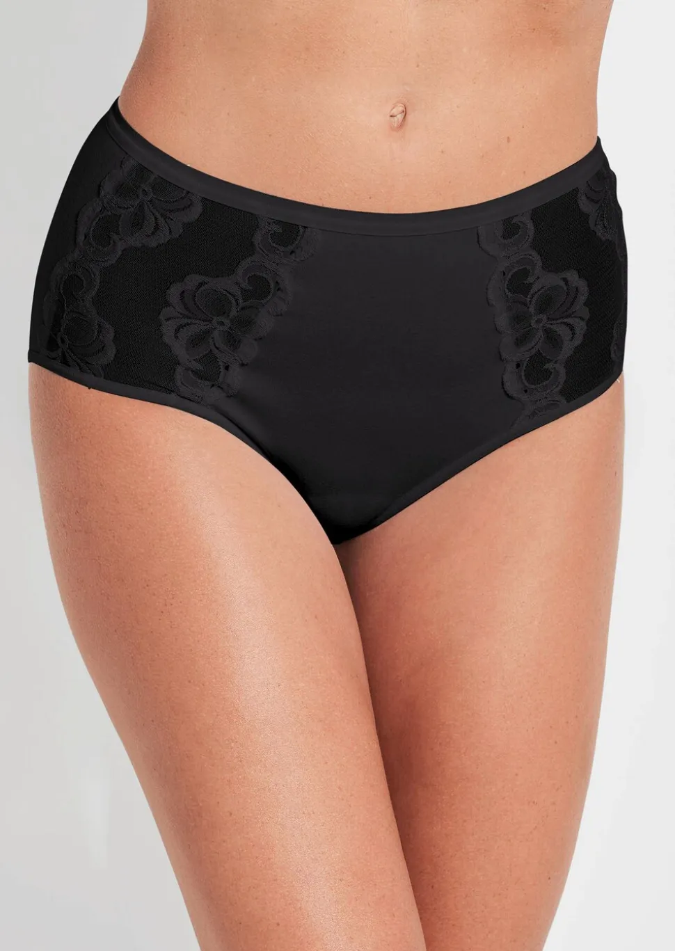 Slip gainant avec empiècement en dentelle