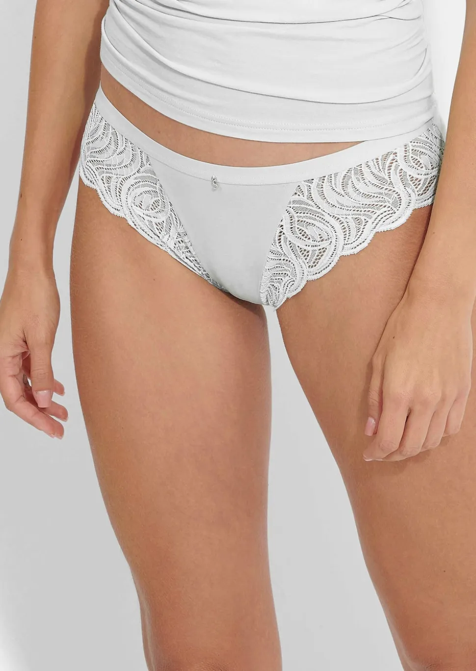 Slip taille basse à taille souple