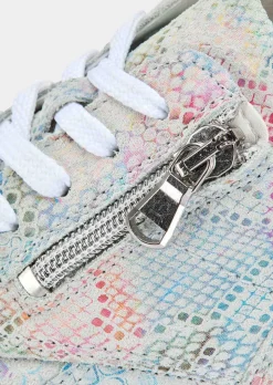 Sneakers avec imprimé pelliculé féminin.