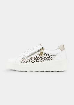 Sneakers avec ornements sur le côté