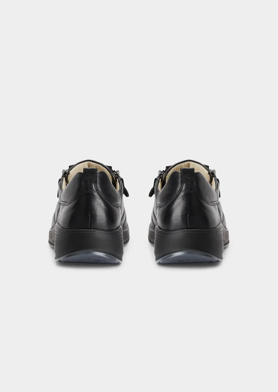 Sneakers en cuir, largeur confort