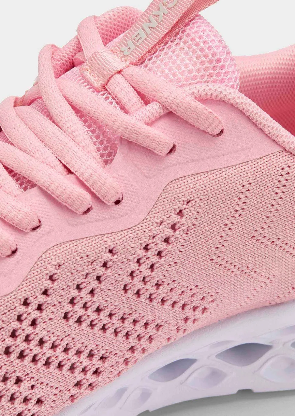 Sneakers en tissu filet, avec mousse à mémoire de forme