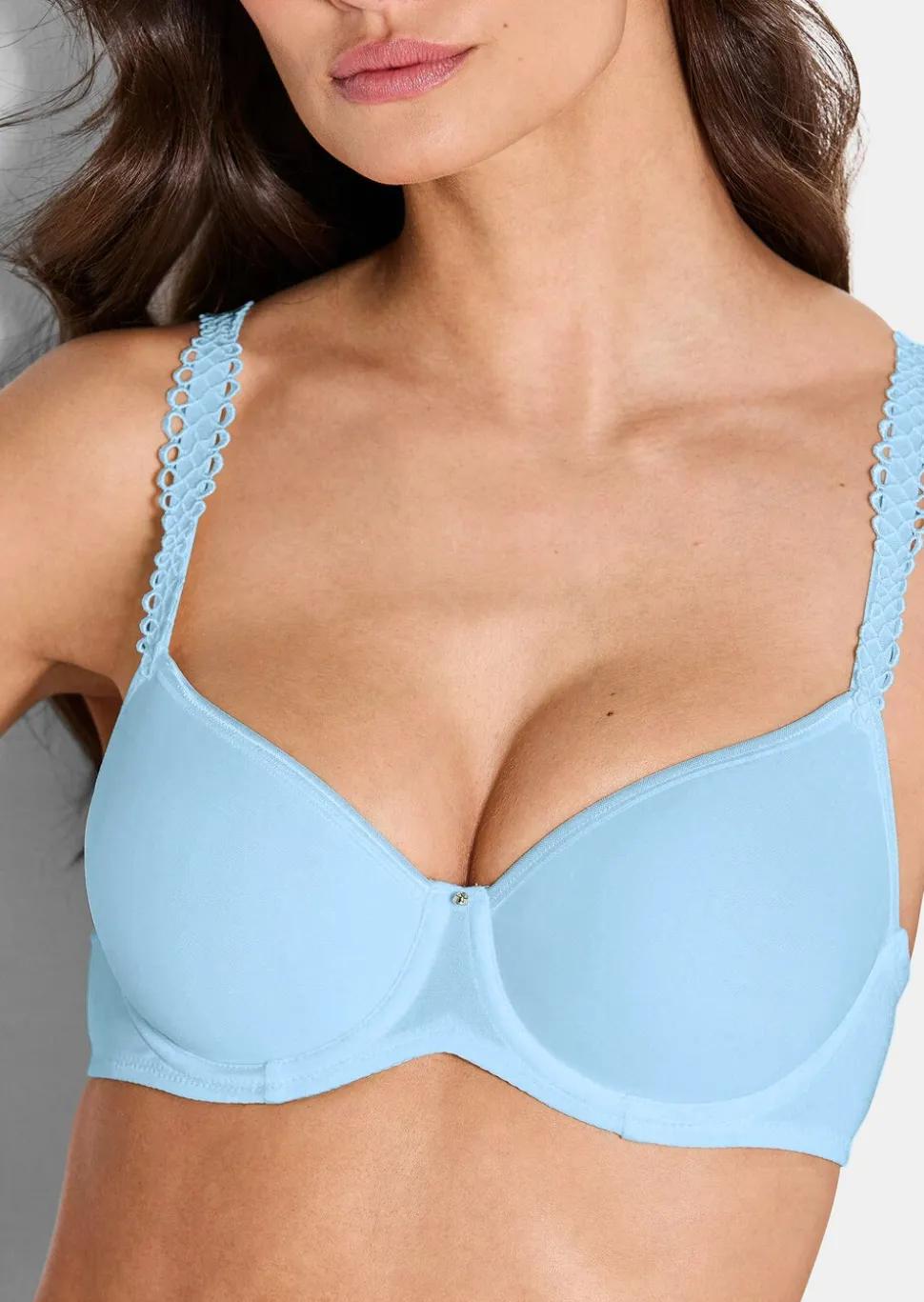 Soutien-gorge à armatures avec bonnets spacer