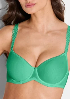 Soutien-gorge à armatures avec bonnets spacer