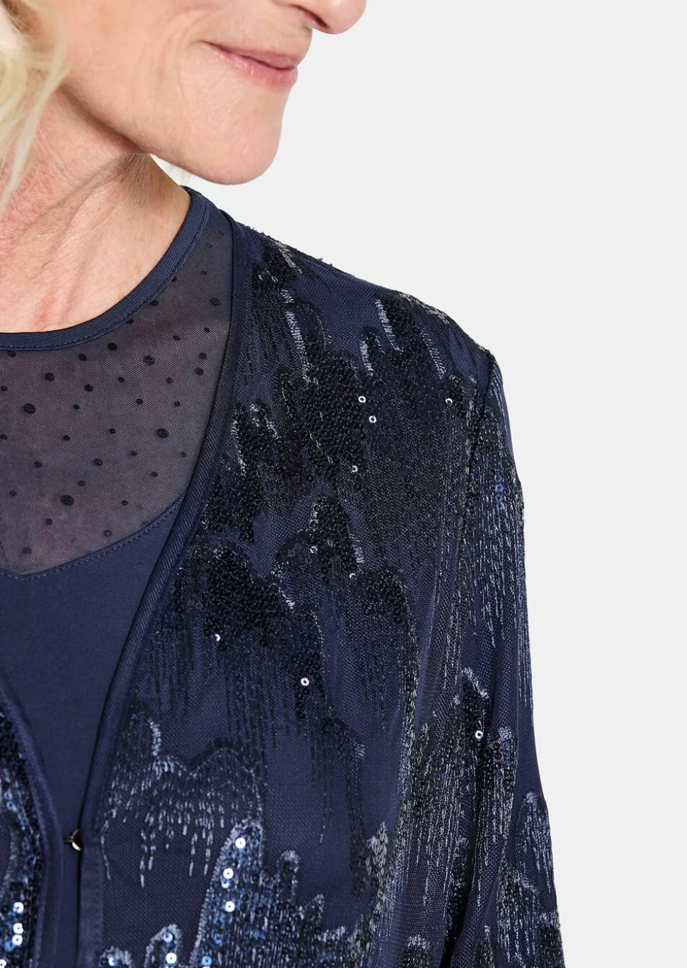 Surchemise avec broderie et paillettes
