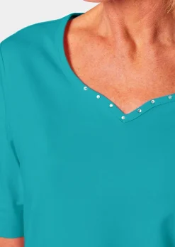 T-shirt avec charmante encolure et pierres décoratives