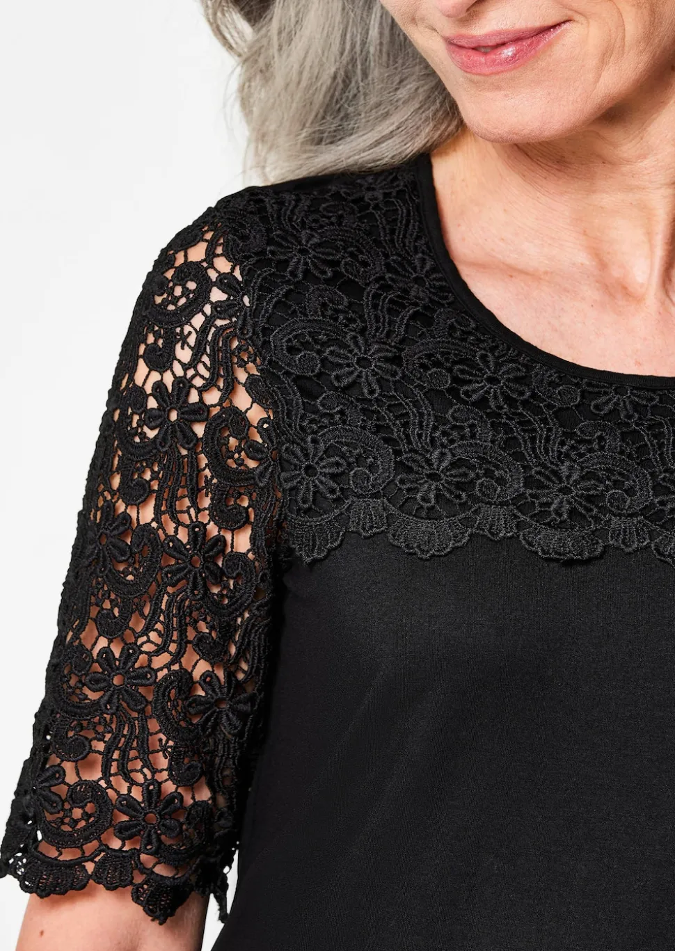 T-shirt avec dentelle du plus bel effet