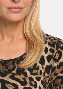 T-shirt avec un élégant imprimé léopard