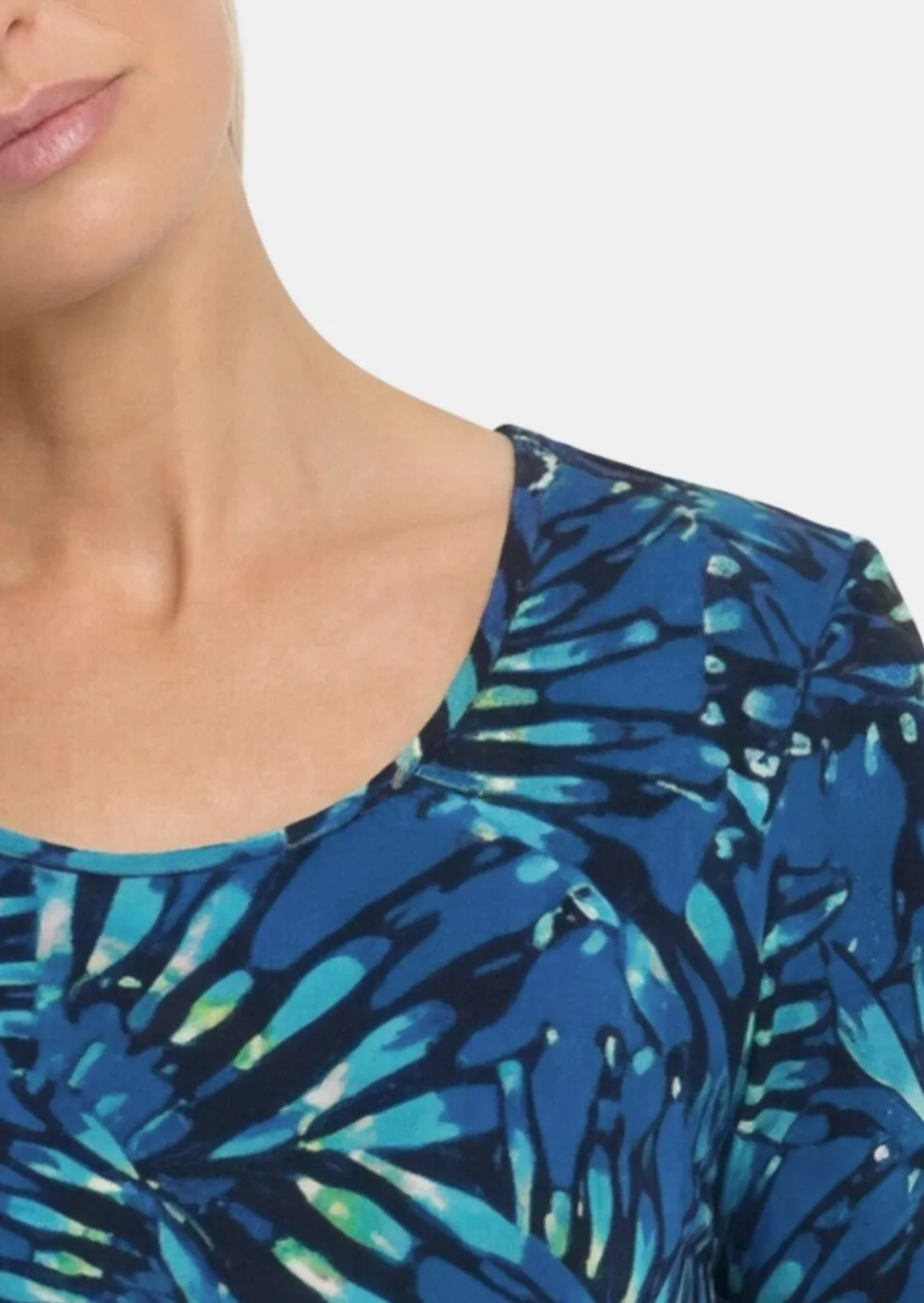 T-shirt en coton avec des fleurs féminines