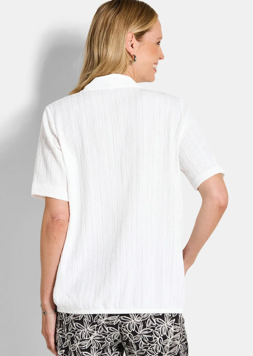 T-shirt en jersey facile d'entretien, aspect froissé