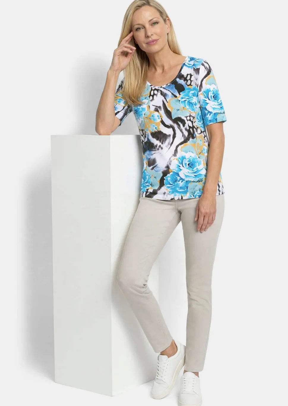 T-shirt en viscose avec un mélange de motifs attrayant