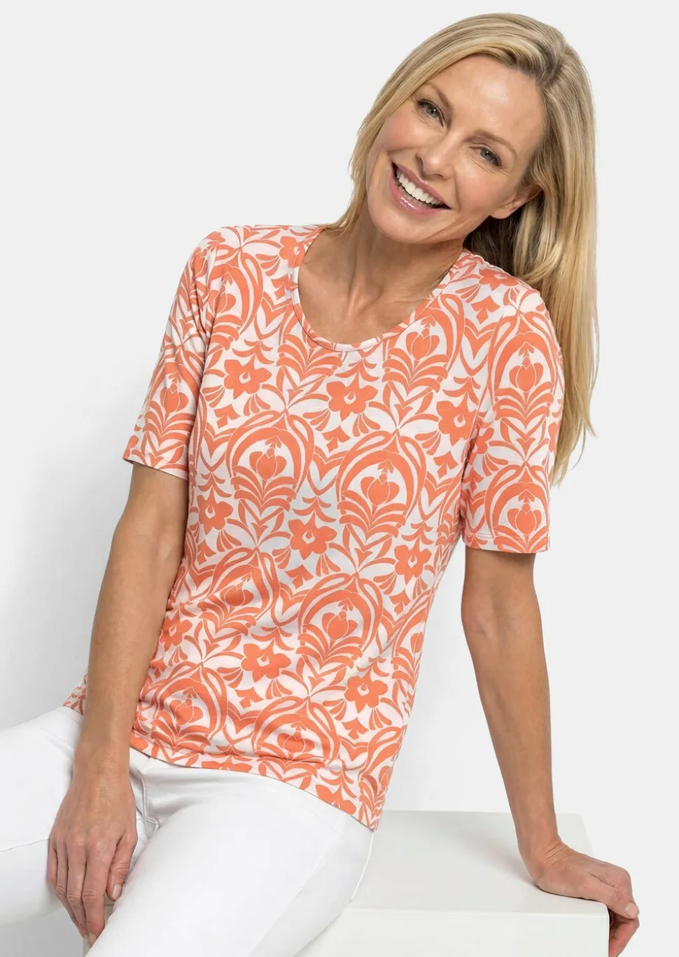 T-shirt en viscose avec un motif ornemental féminin