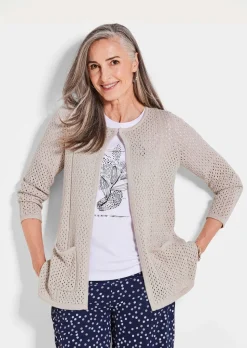 Veste en tricot au motif ajouré