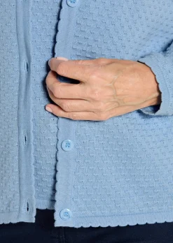 Veste en tricot avec motif à pois