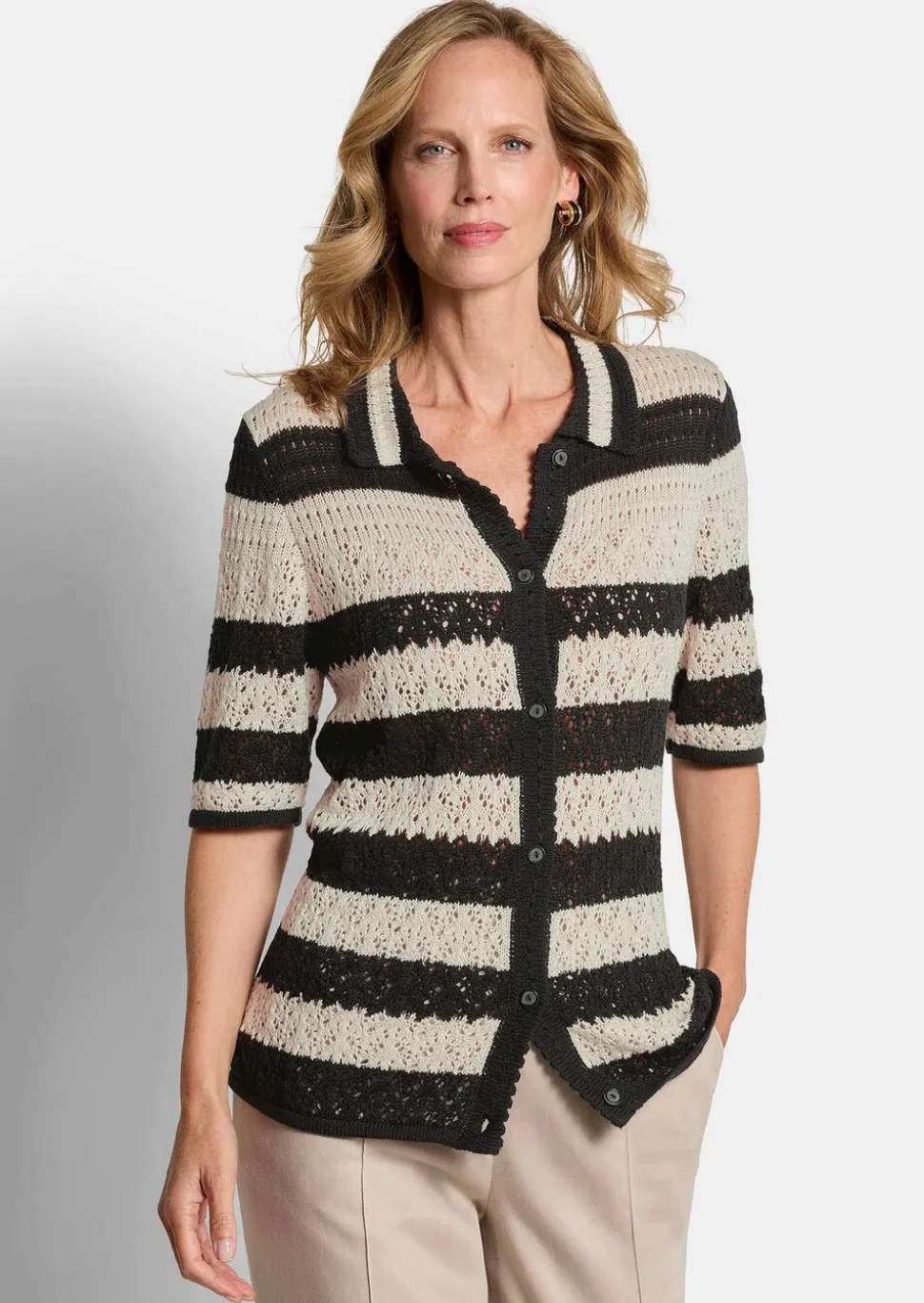 Veste en tricot à rayures avec motif ajouré